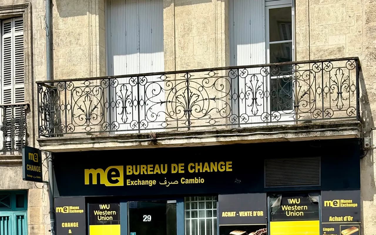 Façade de l'agence Monex Or, 29 rue du Dr Charles Nancel Penard, près de la place Gambetta à Bordeaux